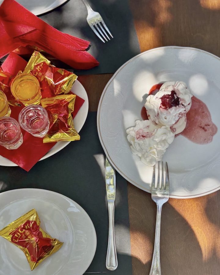 Pavlova dessert at Cook Art
